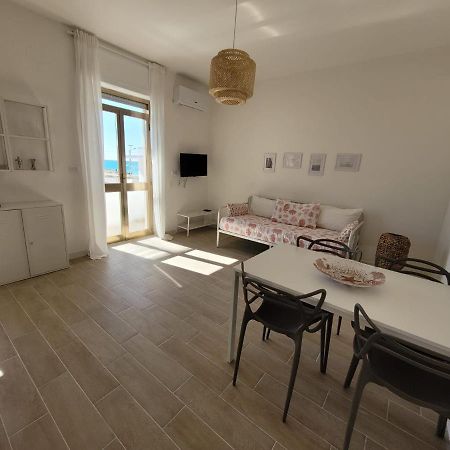 Appartamento Demetrio 50M Mare & Shopping Lido Marini Bagian luar foto